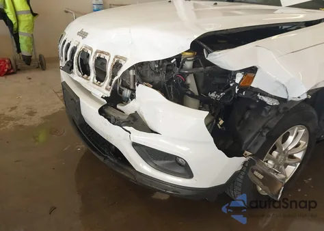 2019 Jeep Cherokee Latitude 4X4 z USA, uszkodzony, nr VIN 1C4PJMCX1KD232260